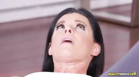 India Summers is een zeer flexibele vrouw, je zult zien...