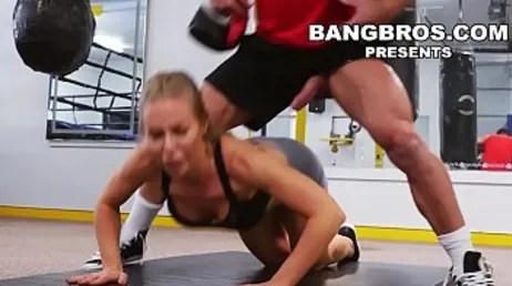 Nicole Aniston sempre transando com seu treinador de boxe..