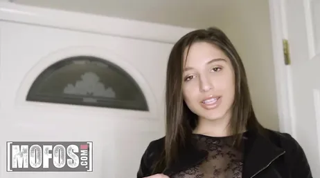 Abella Danger, quels bons cheveux il te reste dans ta chatte..