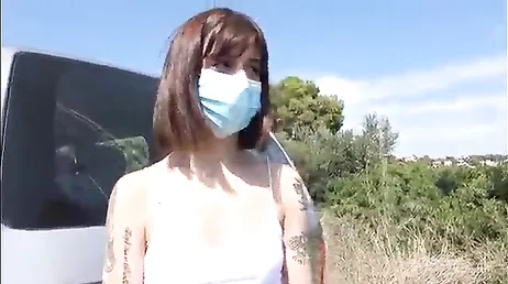 La spagnola Silvia Soprano succhia un cazzo per strada