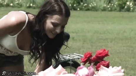 On a flirté avec une étudiante dans le parc, wow, elle marque les esprits !!