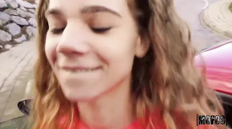 Sexo na rua com uma espanhola de vinte e poucos anos, que crueldade...