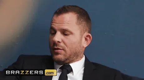 Vilka sexiga tatueringar som denna milf som heter Alison Avery har