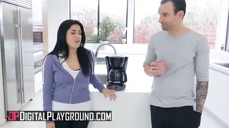 Amilia Onyx, one of those who always wakes up wanting sex.