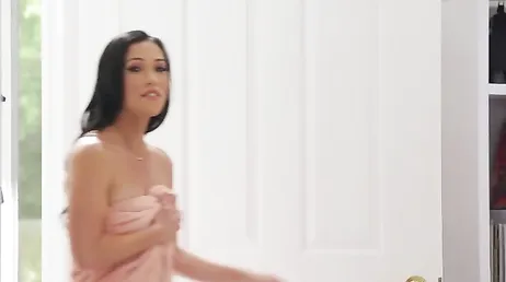 Adora mettere tutta la sua figa nella mia bocca... E anch'io!