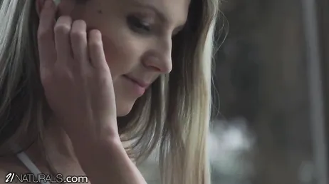 Gina Gerson e il suo bel lavoro con i piedi... Che stronzo che fa!