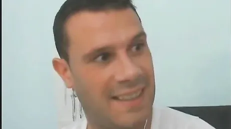 C'est comme ça que l'infirmière baise avec le docteur chaud et excité