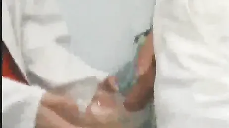 C'est comme ça que l'infirmière baise avec le docteur chaud et excité