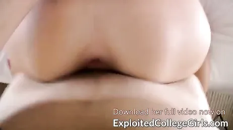 Min vän är väldigt blyg, men jag får henne äntligen att knulla