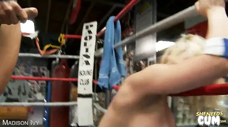 Madison Ivy neukte zonder pardon in de ring