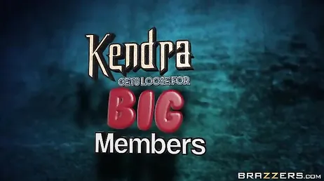 Kendra Lust, une femme mature insatiable qui en veut toujours plus...