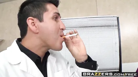 Nacho Vidals guter Schwanz für die Asiatin Asa Akira.