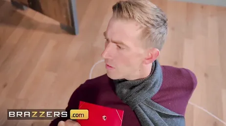 Min svärmor vet inte längre hur hon ska få mig att titta på hela hennes rumpa...