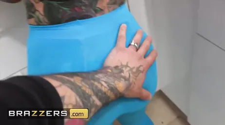 Small Hands e Joanna Angel scopano duramente..