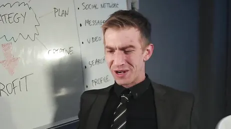 Rödhårig tjuv får ett hårt knull av Danny D