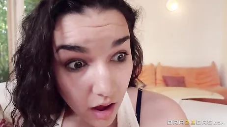 Ma belle-mère est venue vouloir que je la baise...