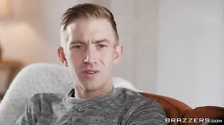 Een zeer hete zwarte vrouw op handen en voeten laten exploderen...