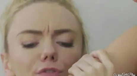 A lesbian masseuse and client, this is going to end well..