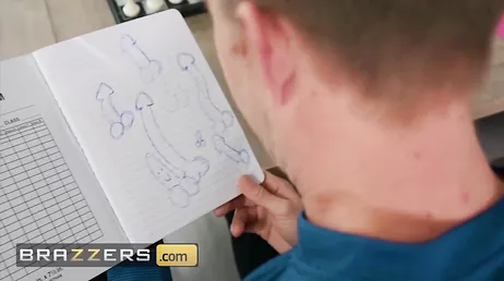 Khloe Kapri hört auf zu lernen, sie will seinen riesigen Schwanz.