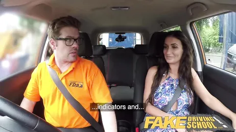 On fait une chose, je te baise dans la voiture et je t'approuve, d'accord ?