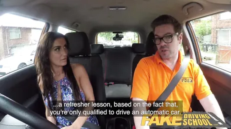 On fait une chose, je te baise dans la voiture et je t'approuve, d'accord ?