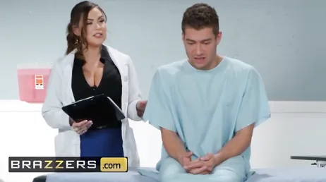 Oh mon Dieu, le docteur, quelle lingerie portait-elle, uuuf !