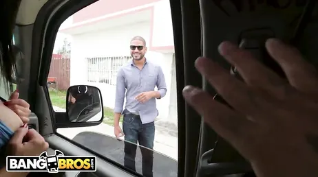 Toller Kolumbianer, der Jungs im Van fickt!