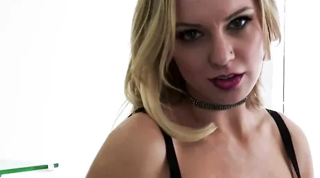 De prostituee Kenzie Taylor wordt heel hardcore geneukt!