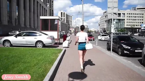 Como le gusta a esta señorita pasear sin bragas, vamooos!