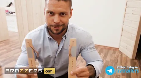 Bom, eles acabam dando uma boa trepada na sapataria...