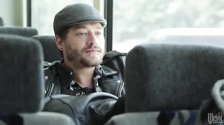 Vilken galenskap! Avsugningar på bussresan!
