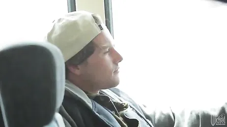 Vilken galenskap! Avsugningar på bussresan!