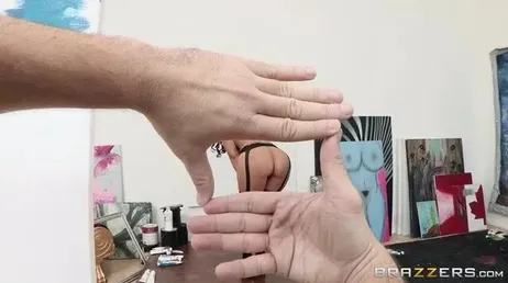 Bonne baise sur tout le cul à la milf Syren Demer, sauvage !