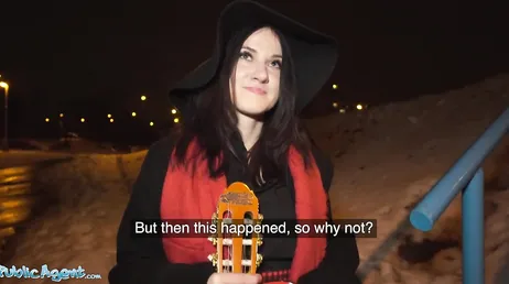 Ils proposent de l'argent à ce musicien de rue pour qu'il baise..