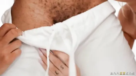 Emma Hix och Azul Hermosa delar en mulattpojke..