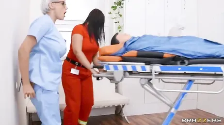 Arbetskamrater jävla hårt på sjukhuset..