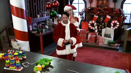 Wat de Kerstman doet als hij geen cadeautjes uitdeelt.