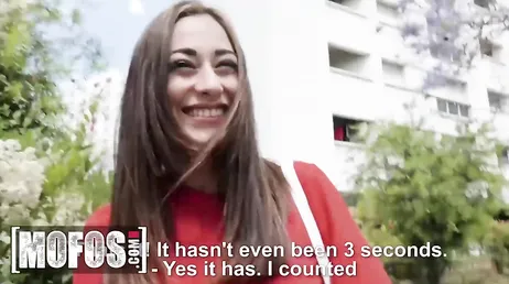 Lucia Nieto, vi vet att du gillar lätta pengar, kärring...