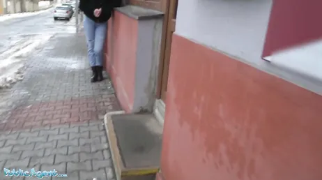 Scopa per soldi in bagno, come cavalca questa troia..