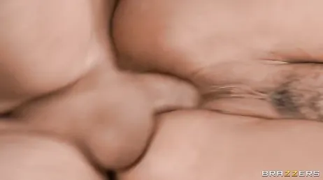 Sexo salvaje y desenfrenado con esta latina tan caliente..