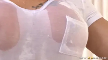 Peta Jensen, je kunt zien dat ze verlangt naar een goede lul.