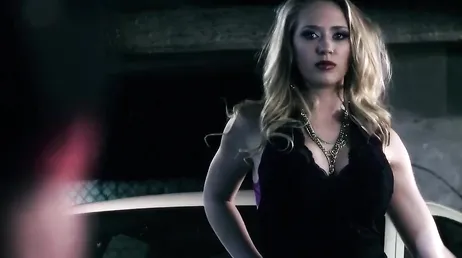 Kagney Linn Karter, comme tu aimes une bonne bite, ouf !