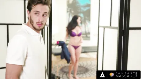The masseur is amazed by the mature woman, how good she is