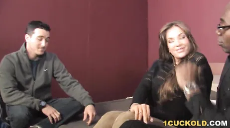 Querida, não fique com raiva, mas eu prefiro o pau do negro, sim, sim...