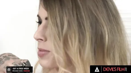 Transessuali e lesbiche, che trio porno hanno insieme..