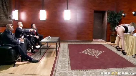 Parte da entrevista é foder com os patrões.. Esse aceita..