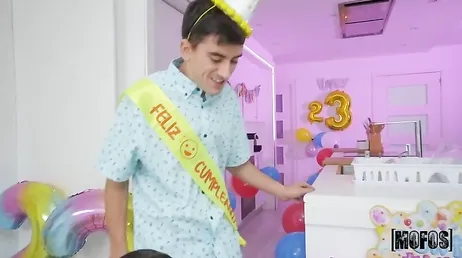 Jordi fodendo com duas boas safadas, uma ótima foda!