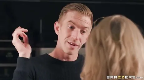 Formidable! Comment ma belle-soeur se présente-t-elle pour que je la baise aujourd'hui ?