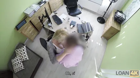 The blonde lets herself be touched during the job interview...