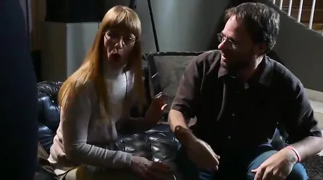 A ruiva Gwen Stark fica maravilhada com o pau gostoso de Danny D